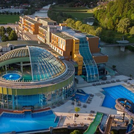 Hotel Thermana Park Lasko**** Superior Екстериор снимка