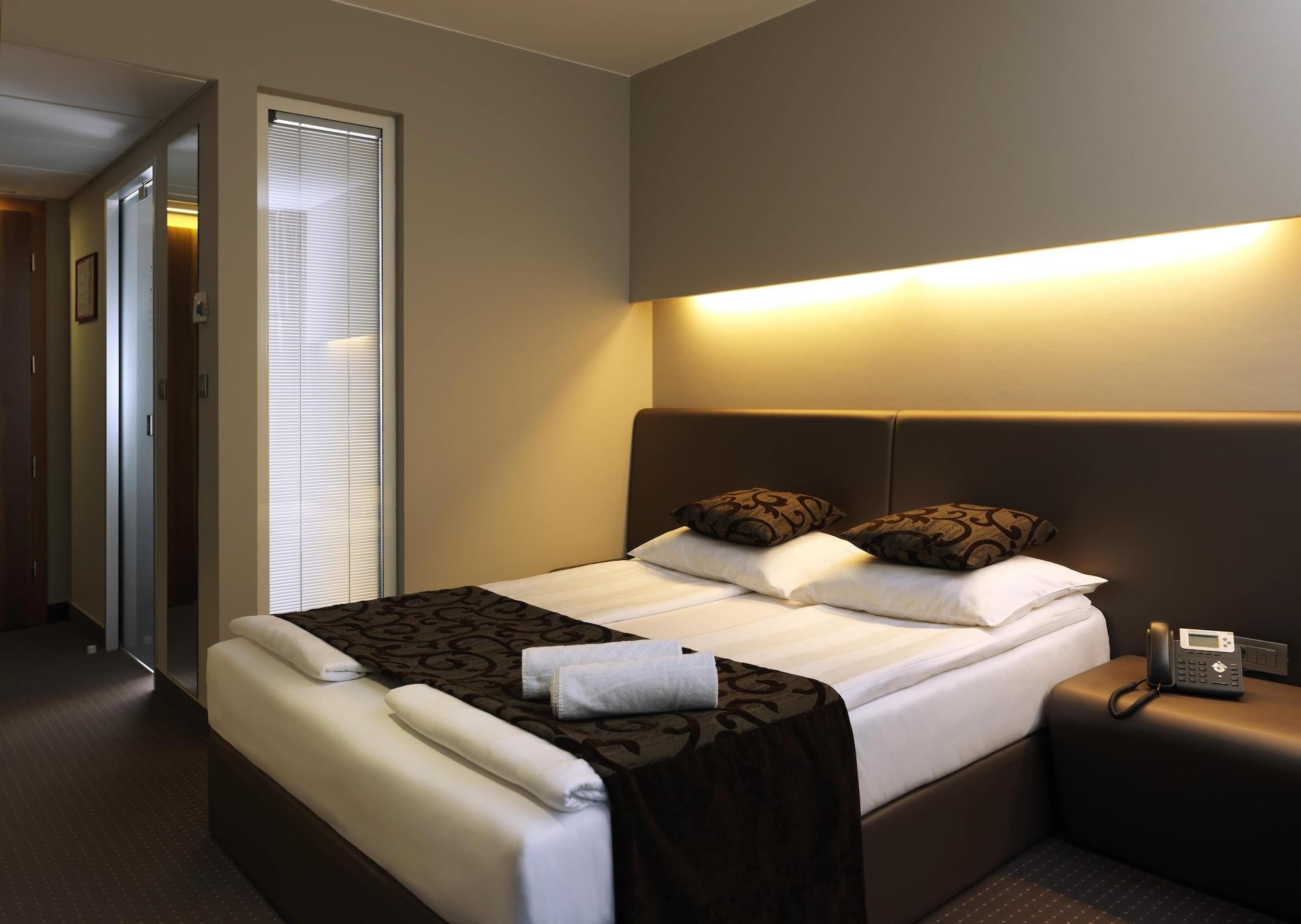 Hotel Thermana Park Lasko**** Superior Екстериор снимка