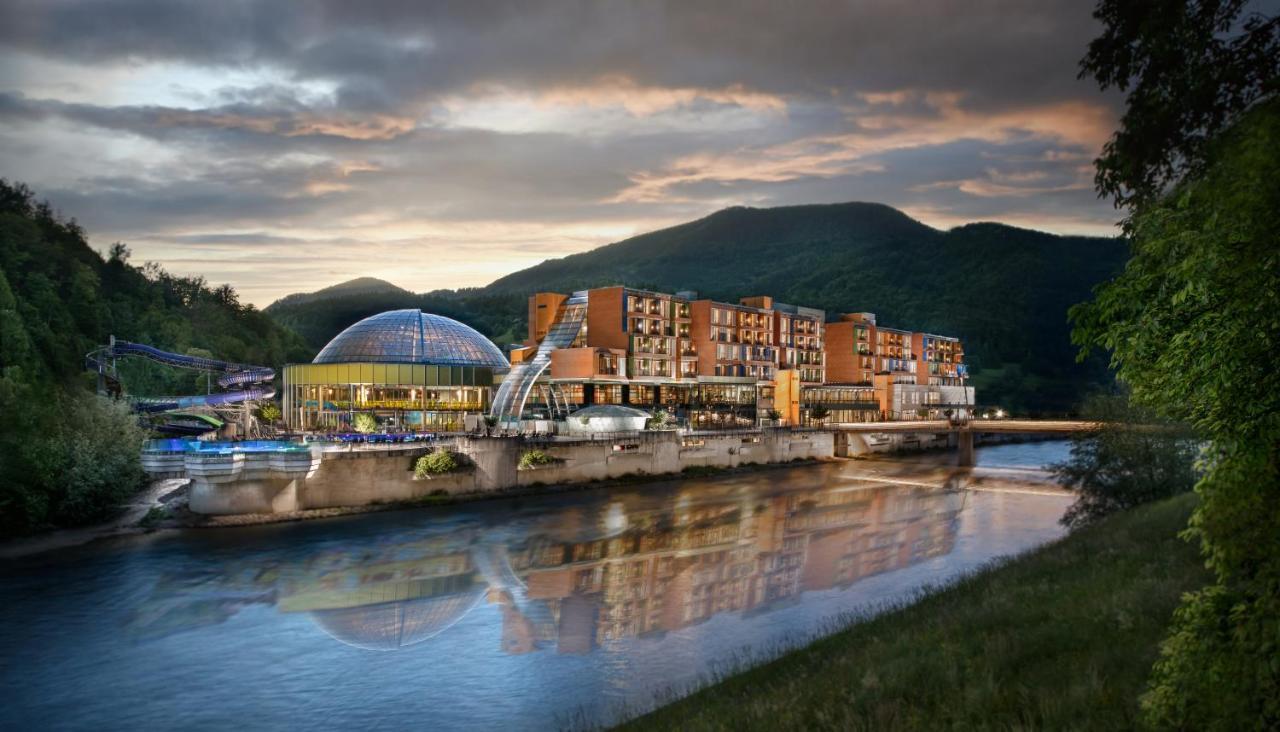 Hotel Thermana Park Lasko**** Superior Екстериор снимка