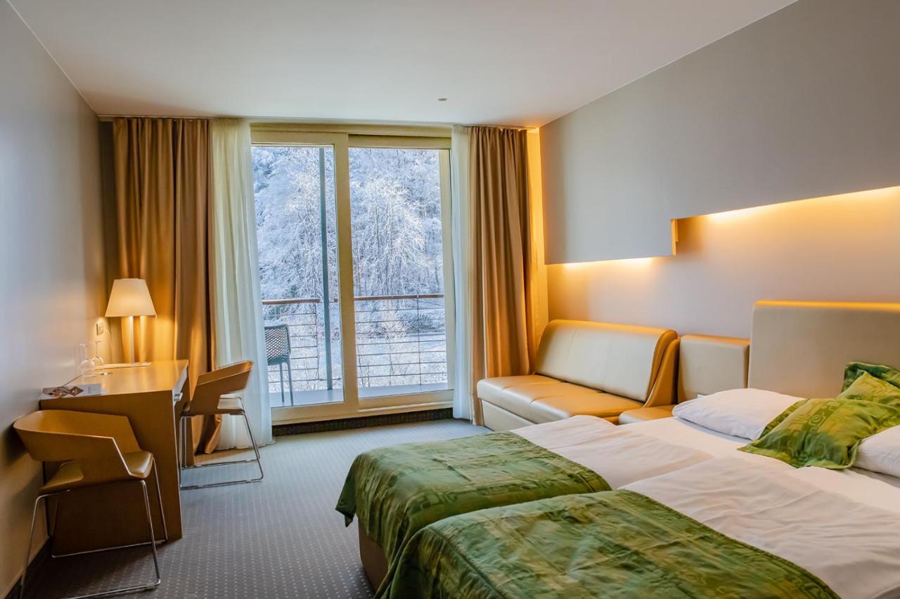 Hotel Thermana Park Lasko**** Superior Екстериор снимка