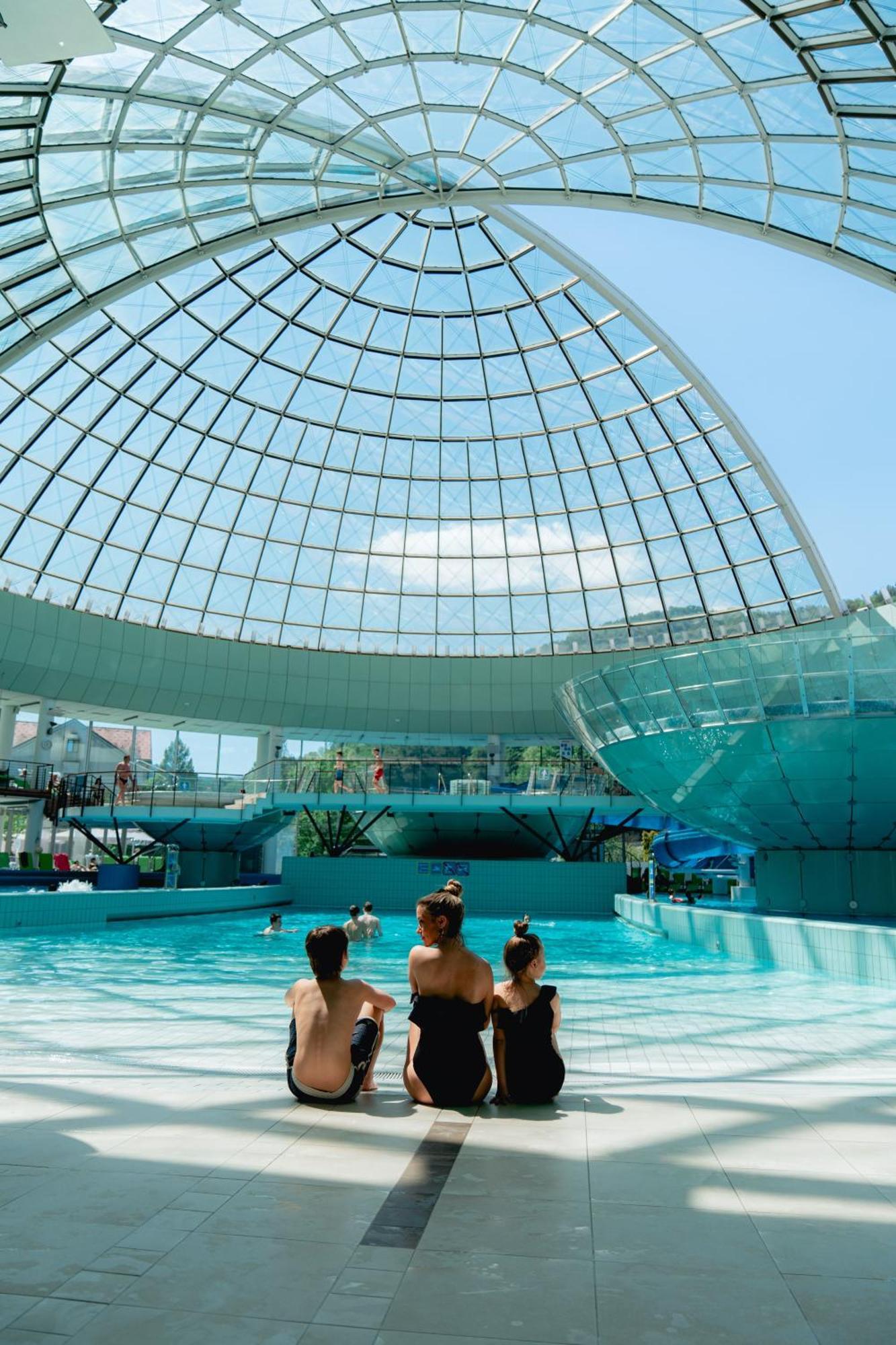 Hotel Thermana Park Lasko**** Superior Екстериор снимка