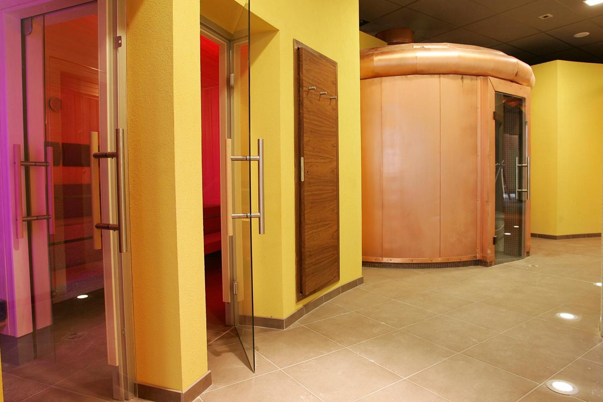 Hotel Thermana Park Lasko**** Superior Екстериор снимка