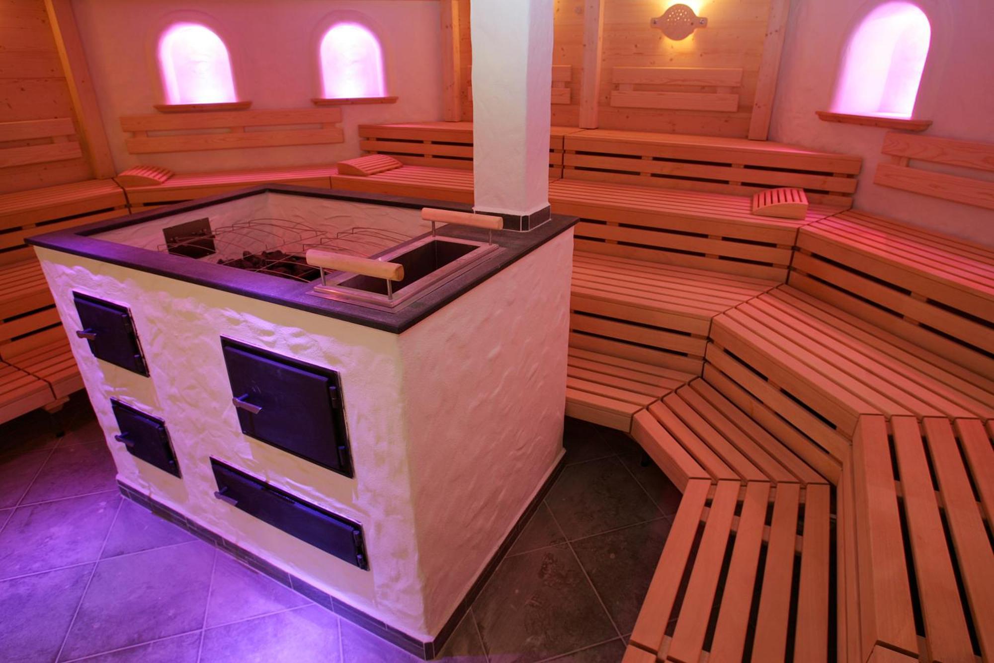 Hotel Thermana Park Lasko**** Superior Екстериор снимка
