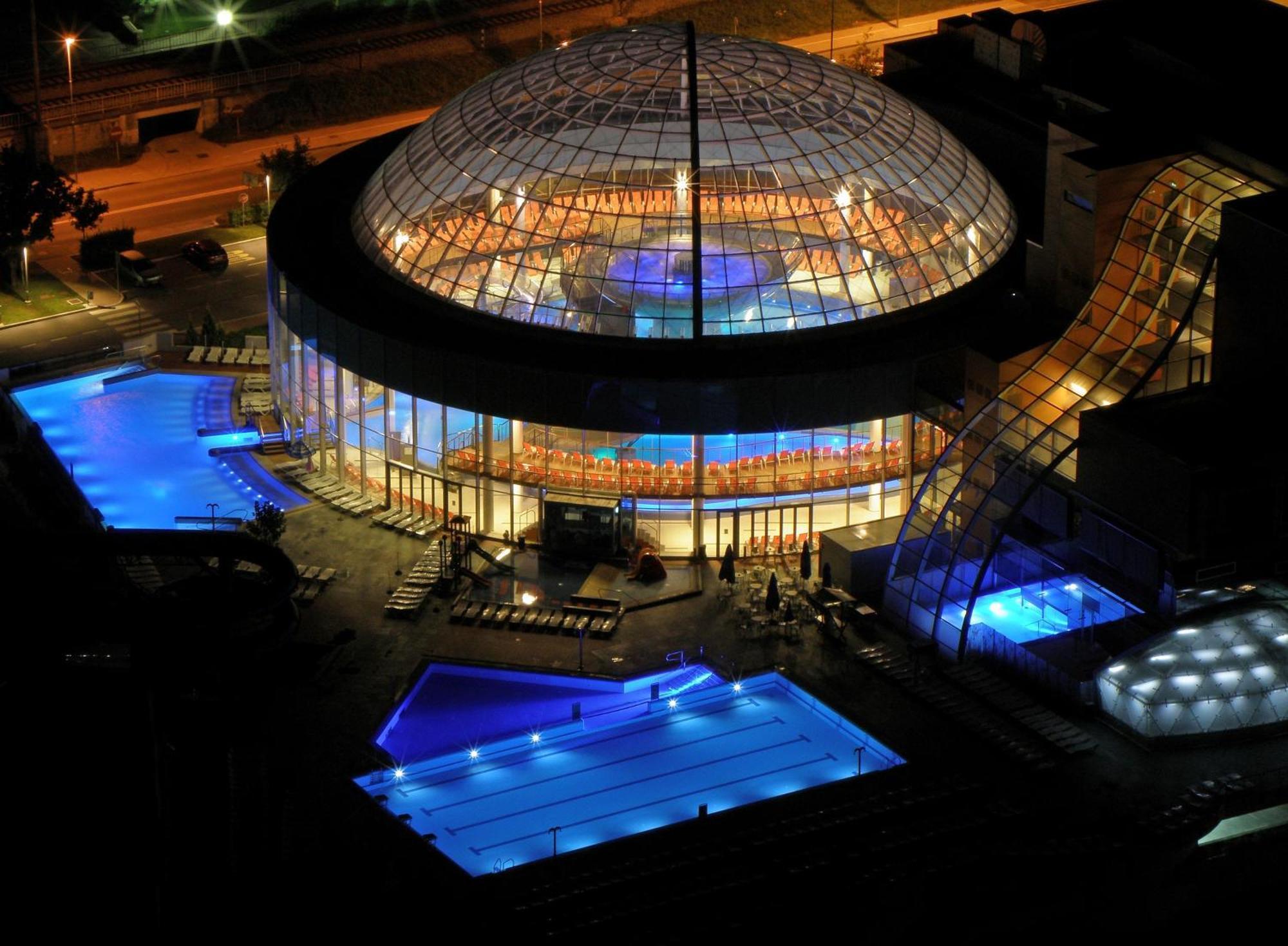 Hotel Thermana Park Lasko**** Superior Екстериор снимка