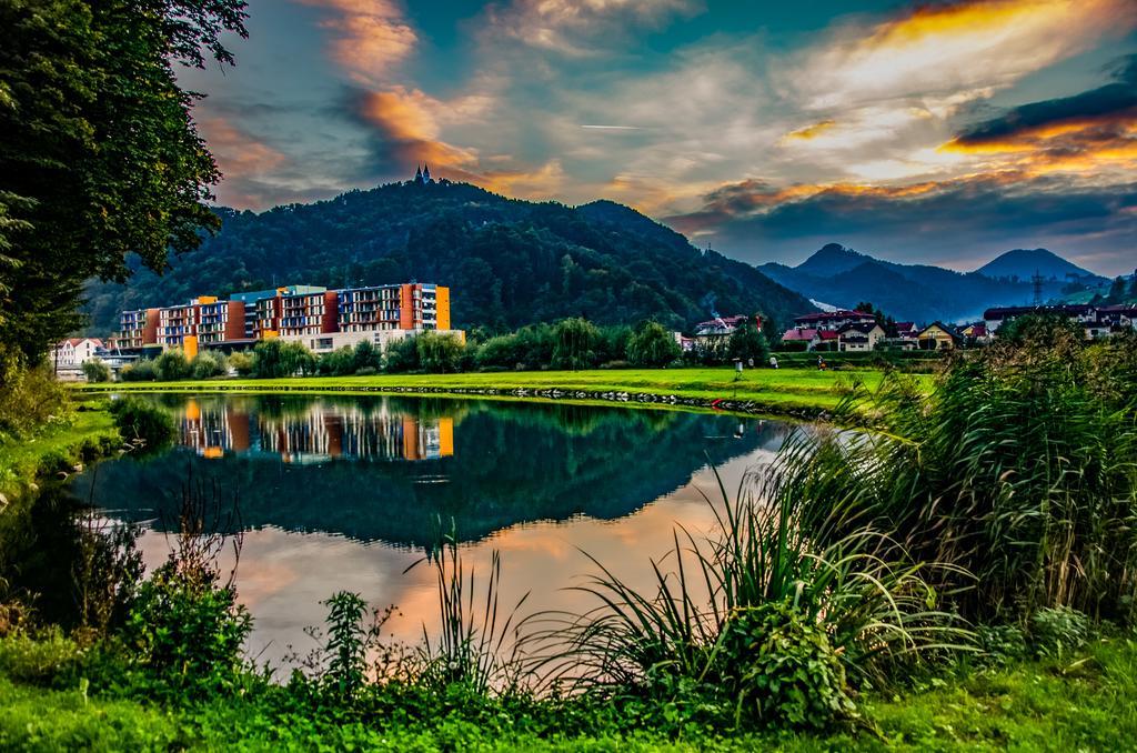 Hotel Thermana Park Lasko**** Superior Екстериор снимка