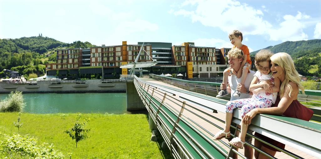 Hotel Thermana Park Lasko**** Superior Екстериор снимка