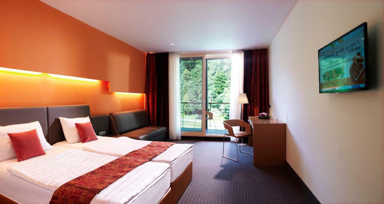 Hotel Thermana Park Lasko**** Superior Екстериор снимка