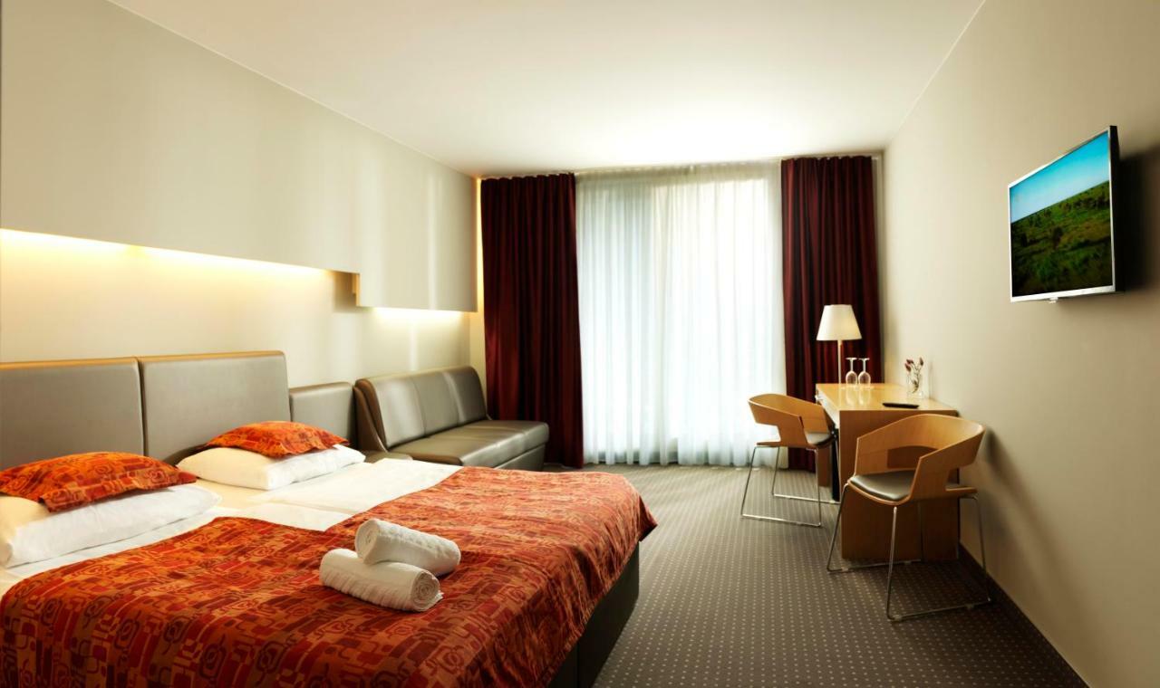 Hotel Thermana Park Lasko**** Superior Екстериор снимка